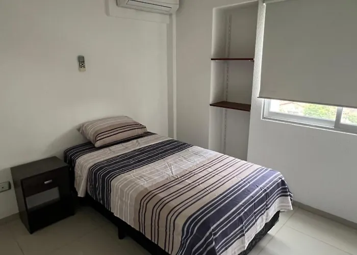 Edificio Condominio Irala 4D